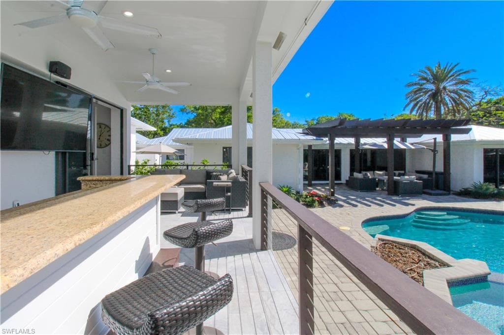 1555 Crayton RD-33
