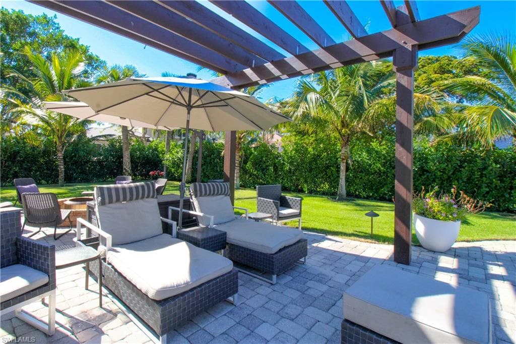 1555 Crayton RD-40