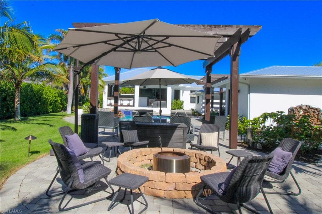 1555 Crayton RD-39