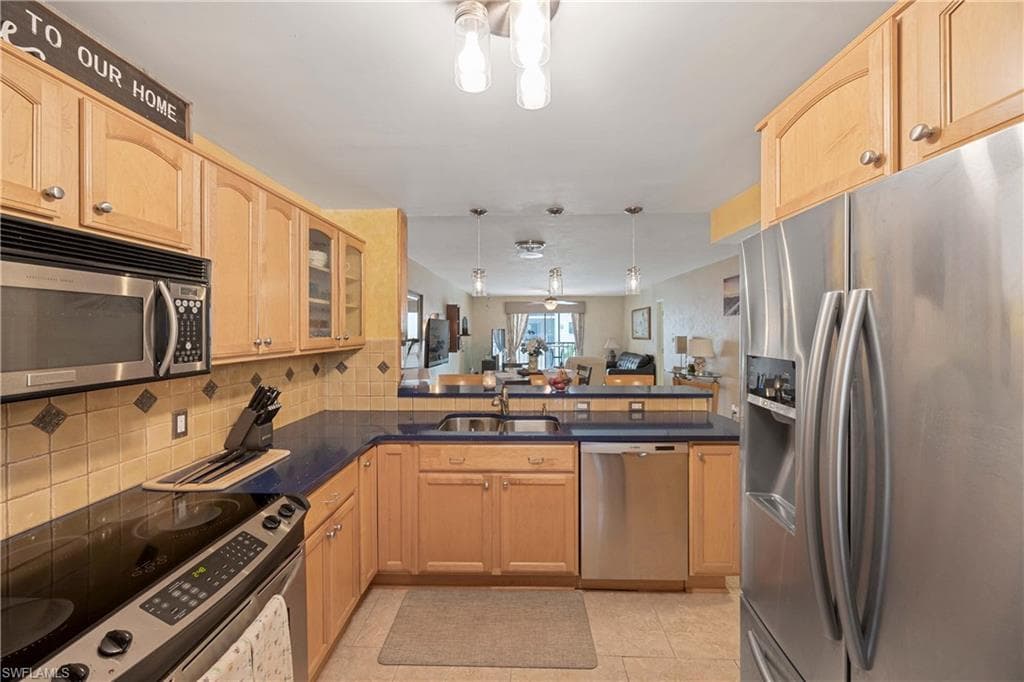 9395 Pennsylvania AVE 3-5