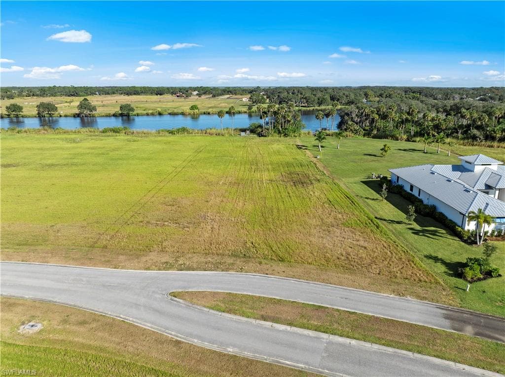 22821 Yellow Button LN-4