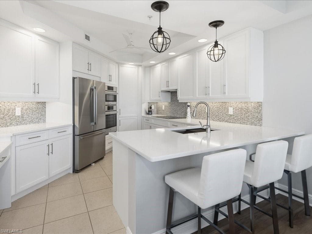 445 Cove Tower DR 704-2