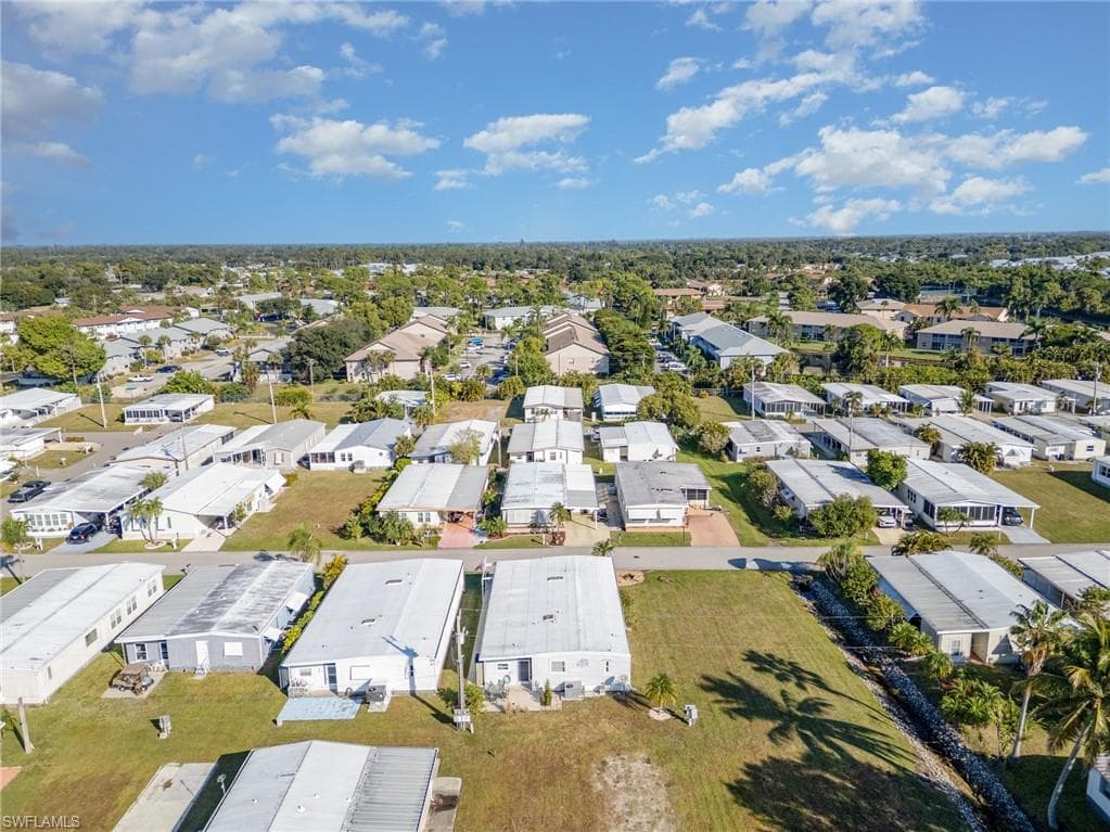 5508 Colonial RD-26