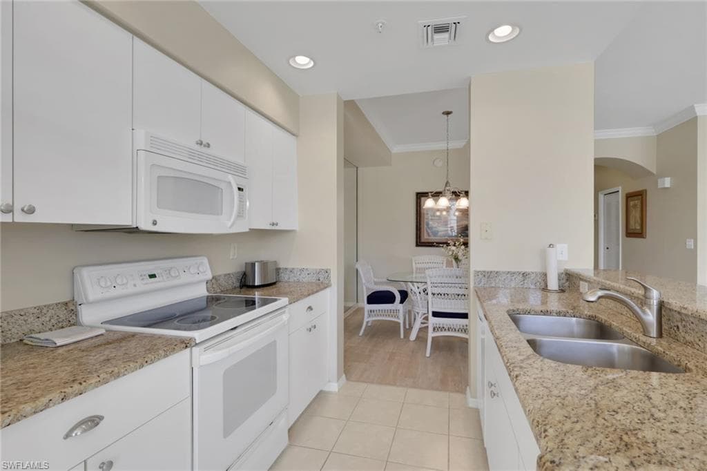 8680 Cedar Hammock CIR 122-5