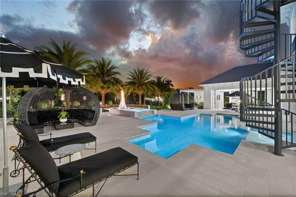 142 Eugenia DR-47