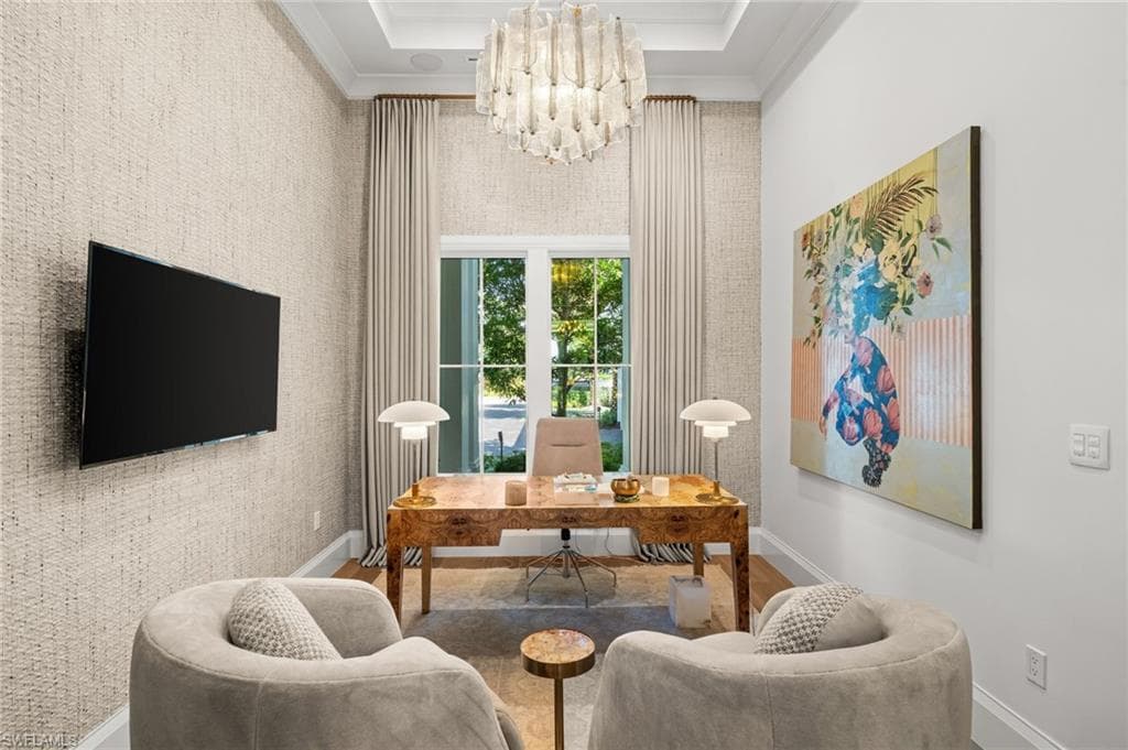142 Eugenia DR-36