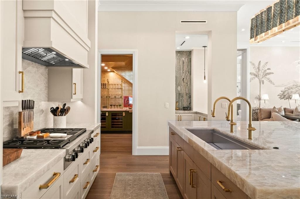 142 Eugenia DR-9
