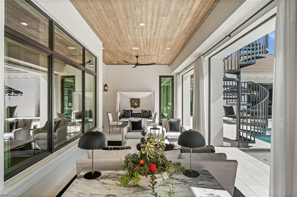 142 Eugenia DR-19