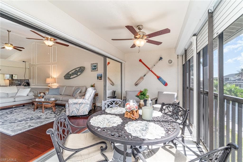 912 SW 48th TER 208-20