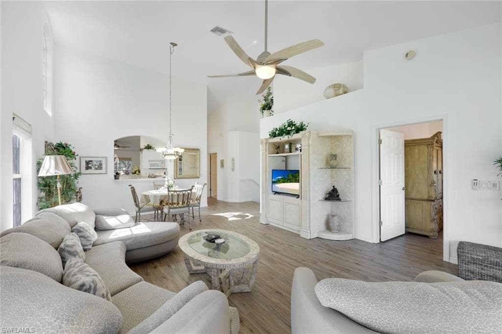 20161 Seagrove ST 108-4