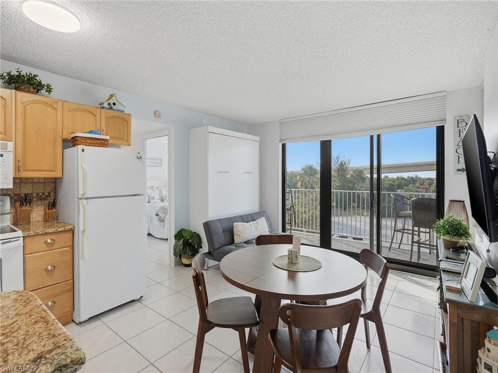 8701 Estero BLVD 201-9