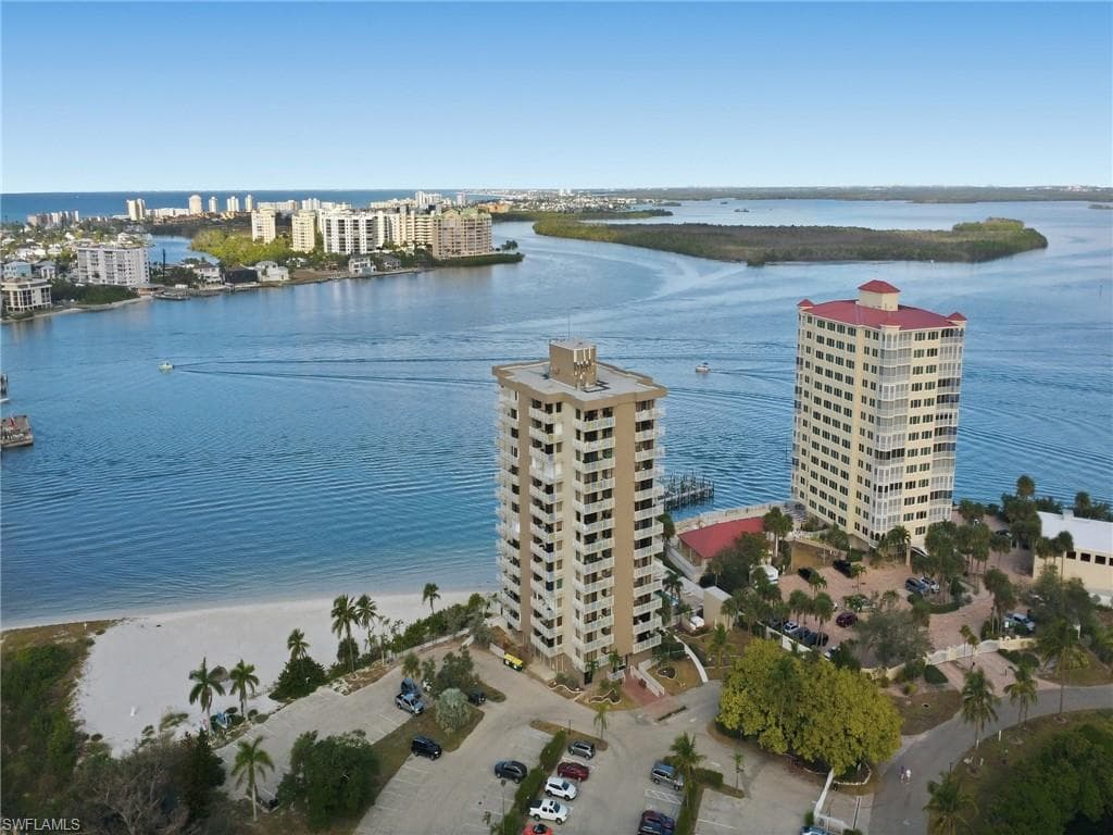 8701 Estero BLVD 201-31