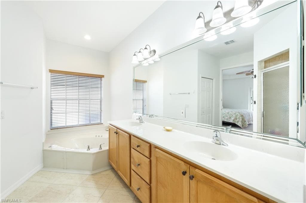 27160 Flamingo DR-23