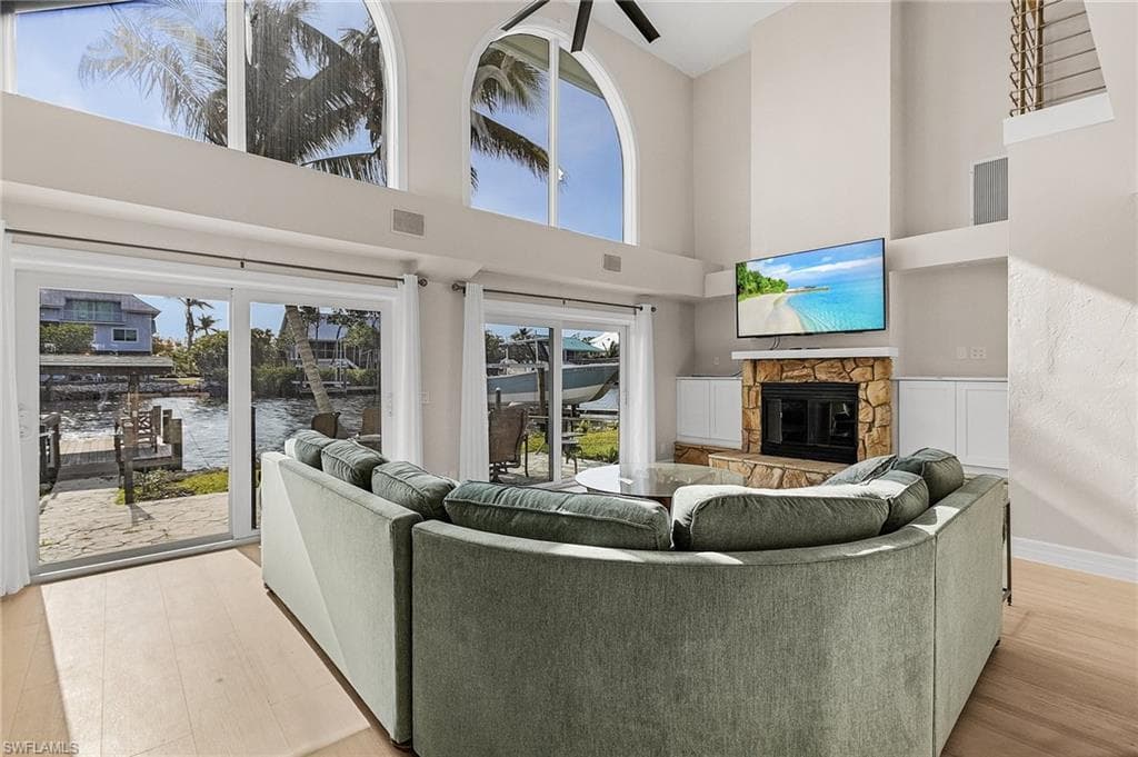 1543 San Carlos Bay DR-9