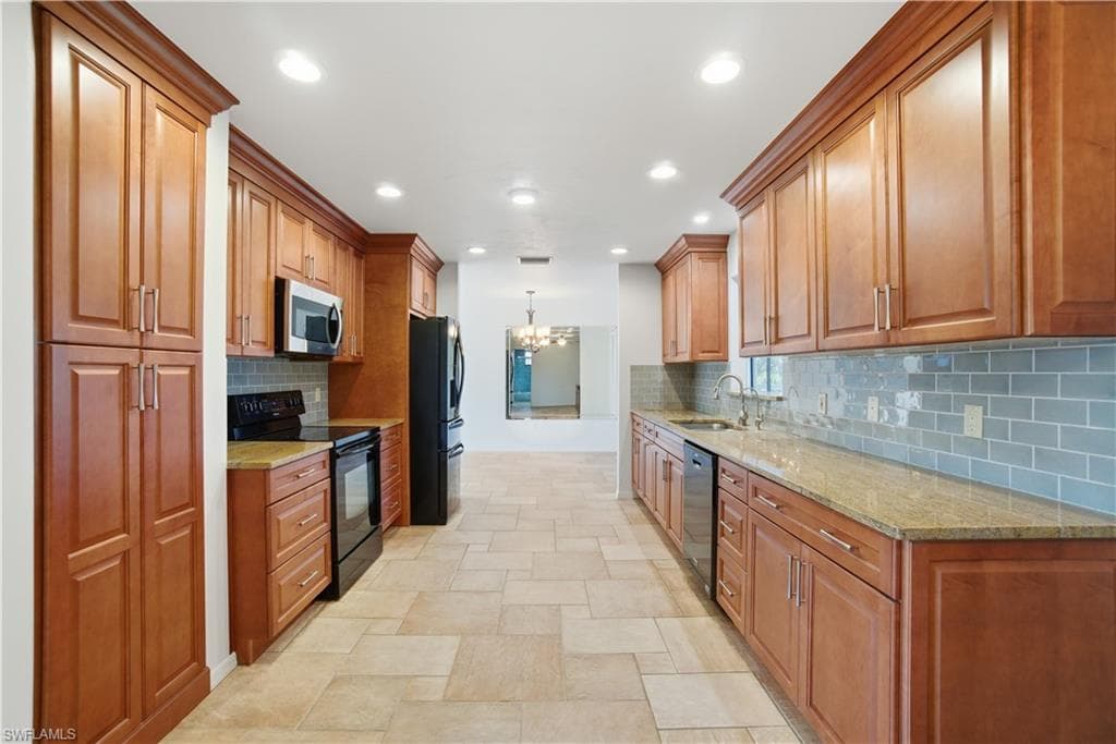 4986 Esplanade ST-7