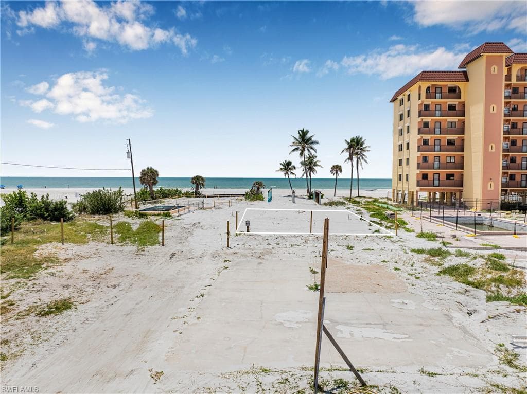 612 Estero BLVD-13