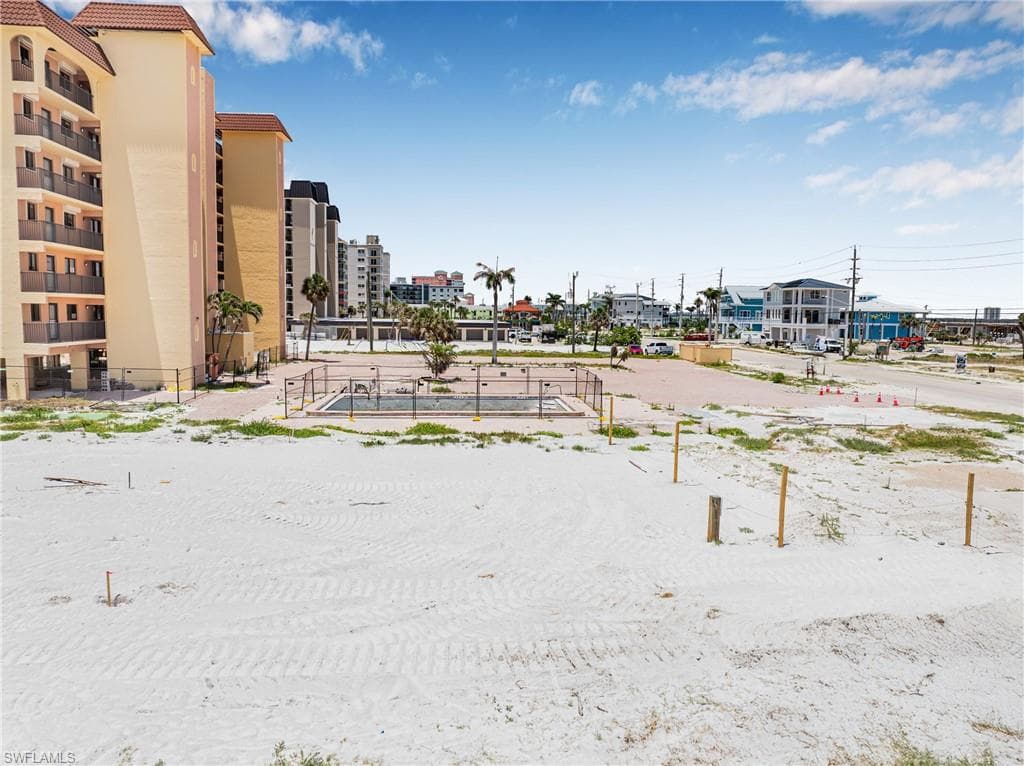 612 Estero BLVD-22