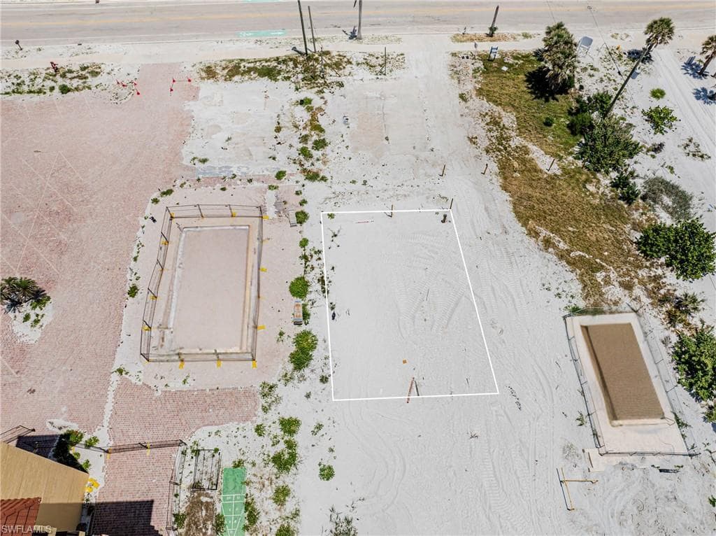 612 Estero BLVD-19