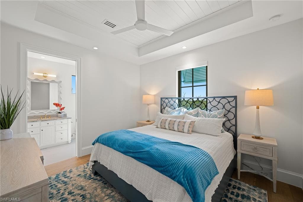 99 Saint Lucia LN-37