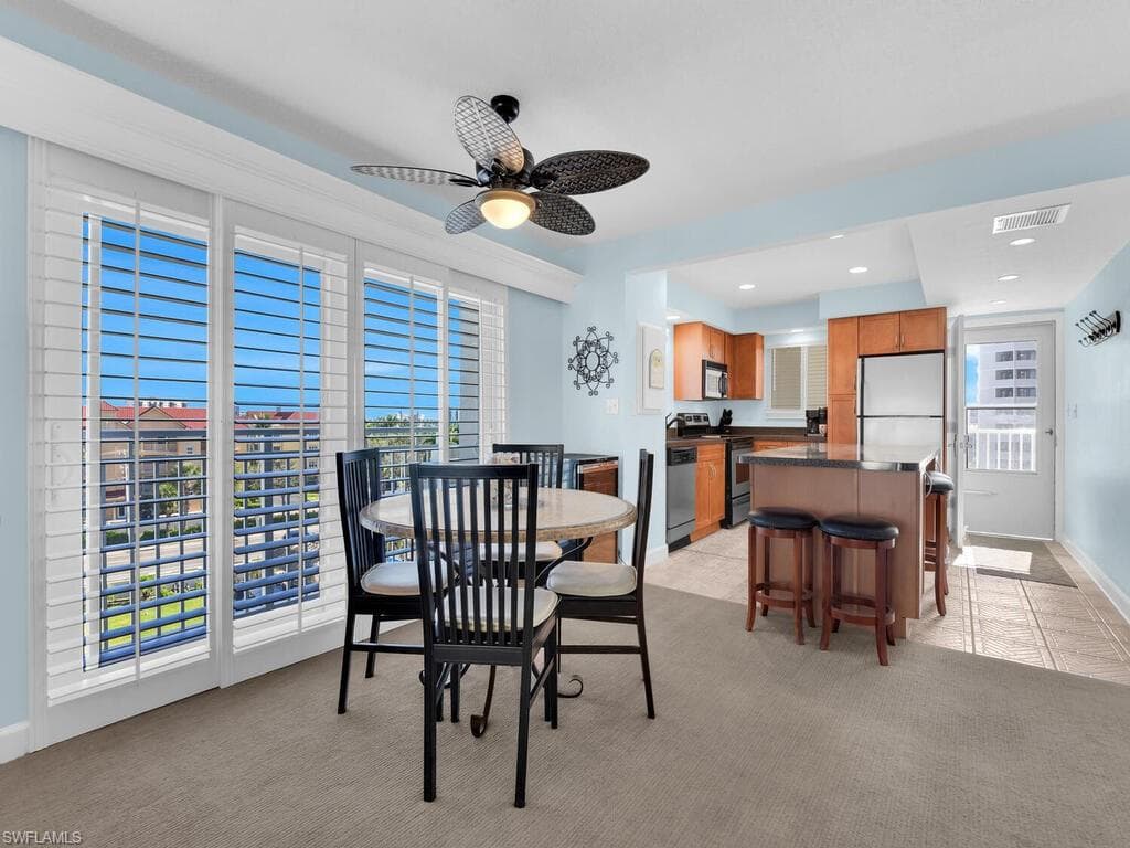 7400 Estero BLVD 512-5