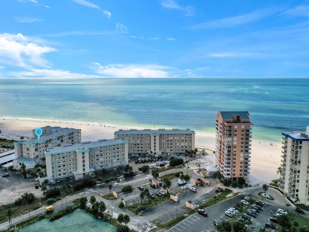 7400 Estero BLVD 512-31