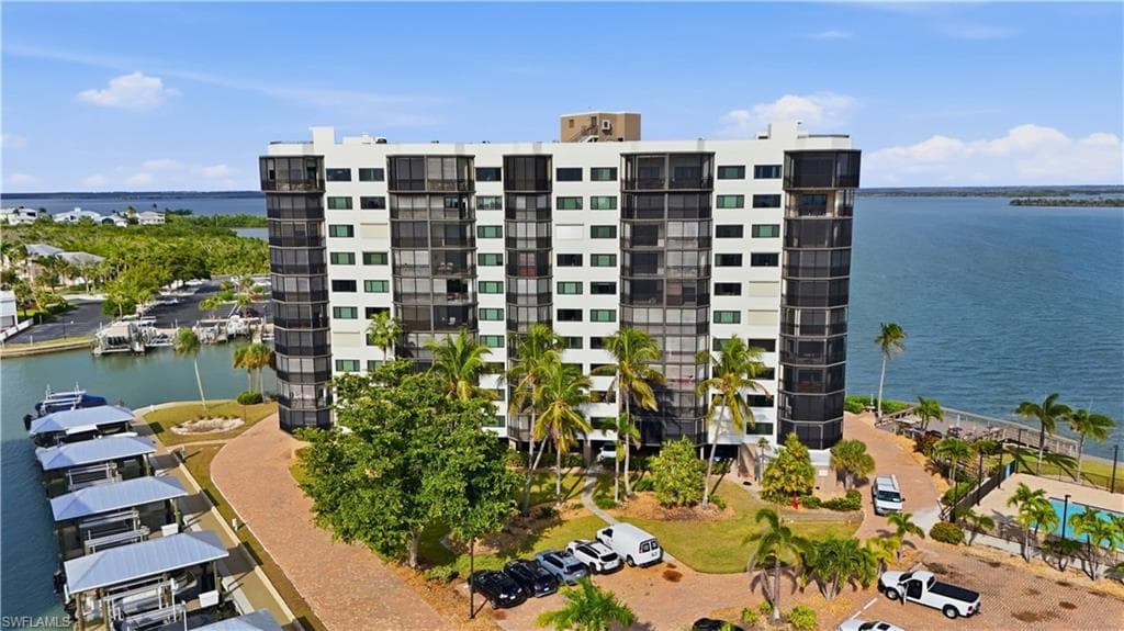 4265 Bay Beach LN 926-1
