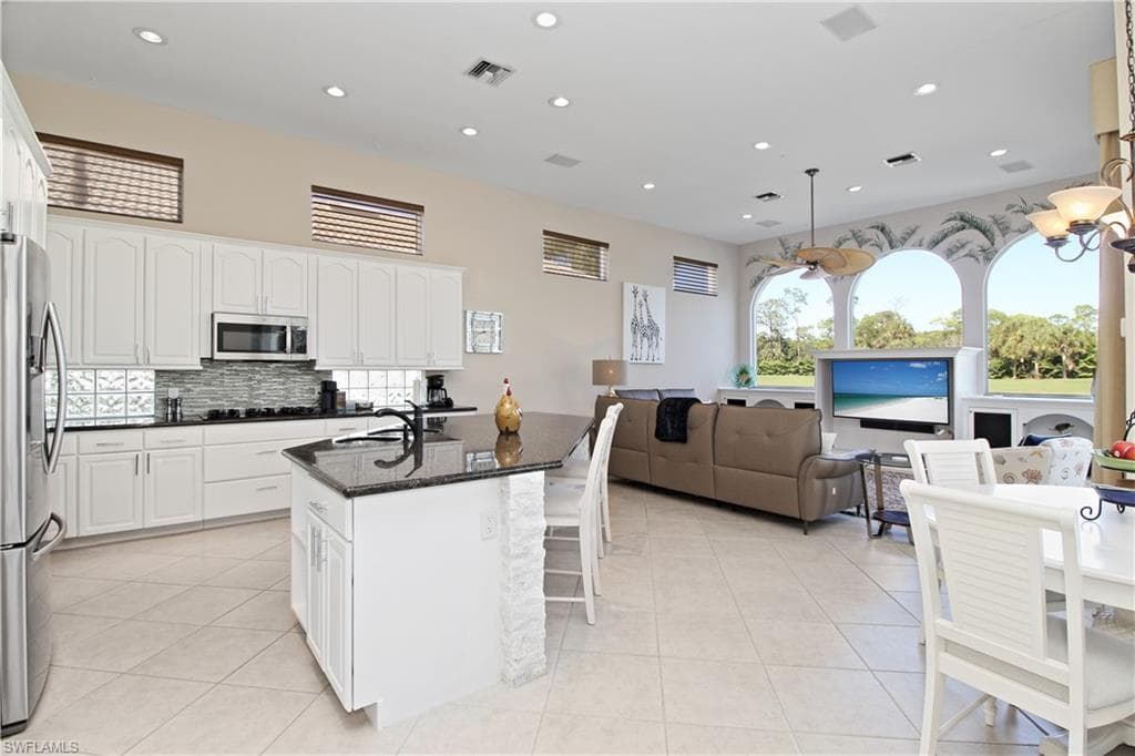 1901 Winding Oaks WAY-4