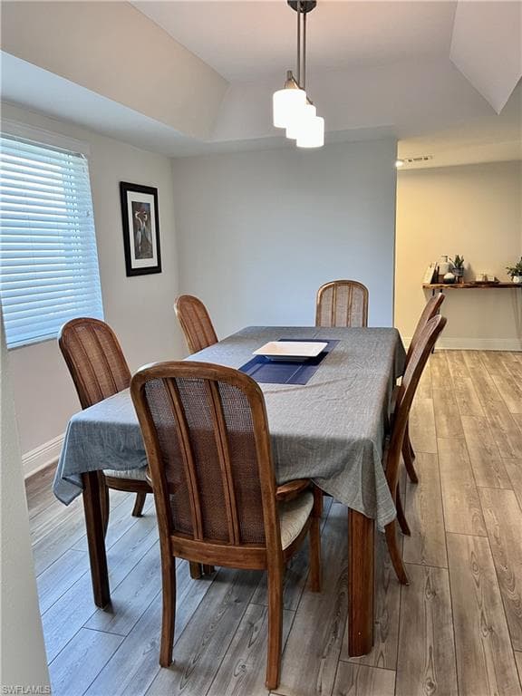 202 Peppermint LN 2-7