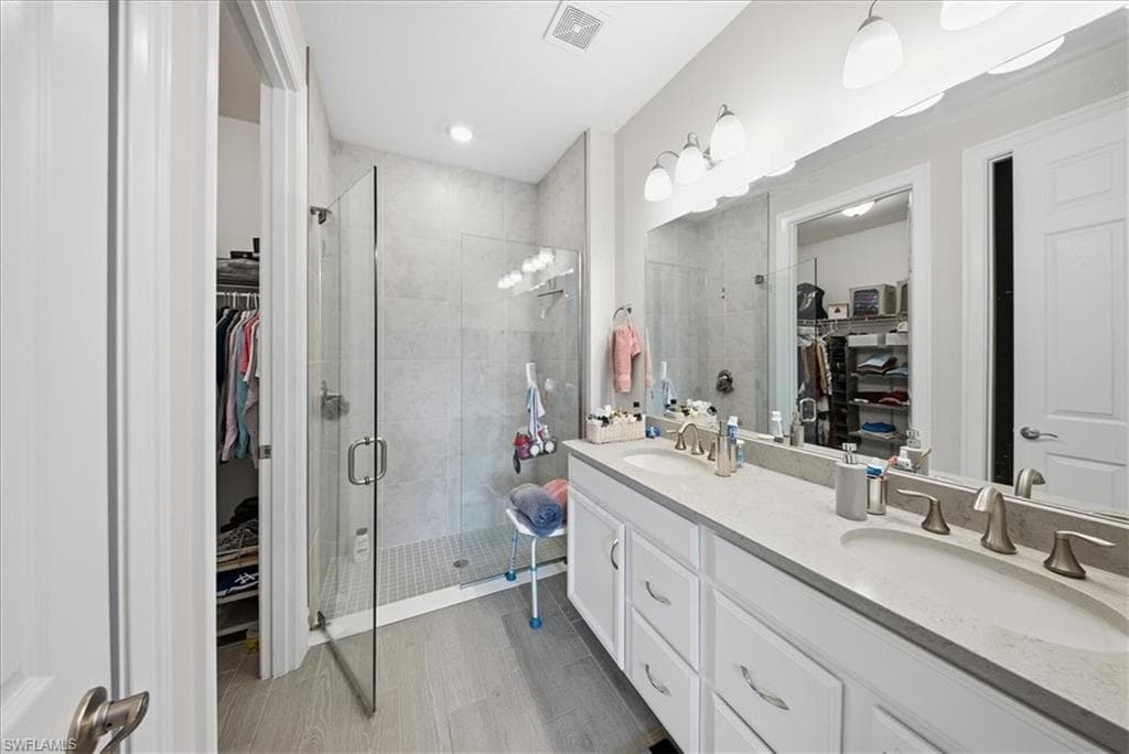 1074 Enbrook LOOP-20