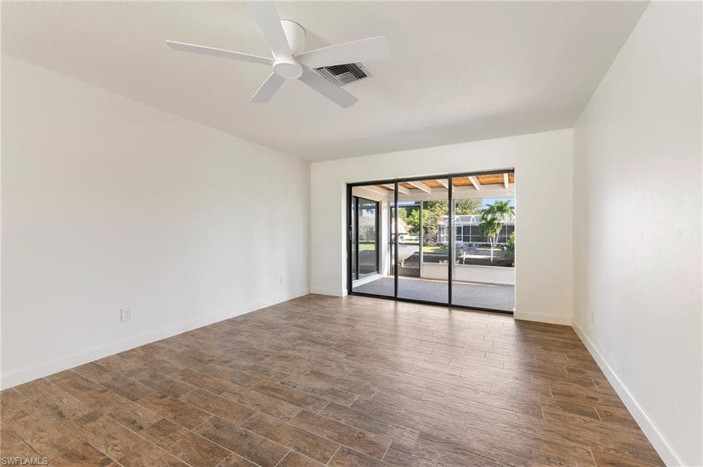 4548 Gulf AVE-16