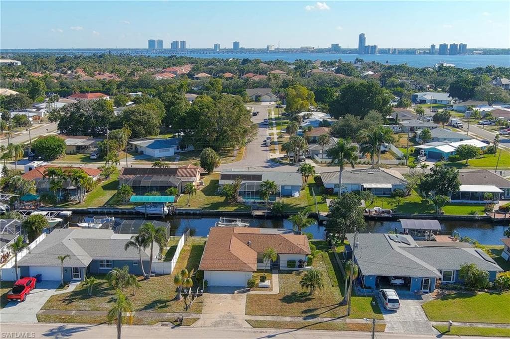 4548 Gulf AVE-36