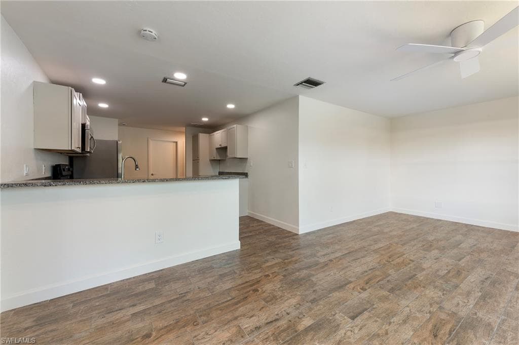 4548 Gulf AVE-9