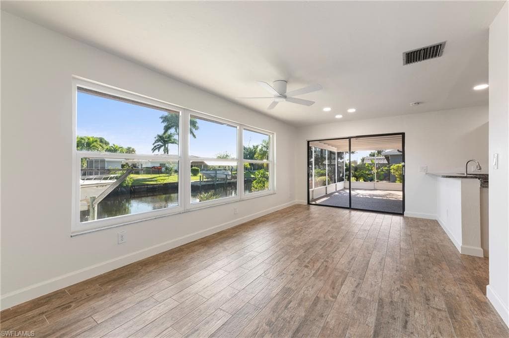 4548 Gulf AVE-11