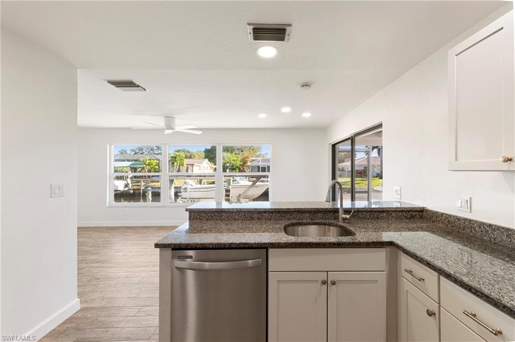 4548 Gulf AVE-8
