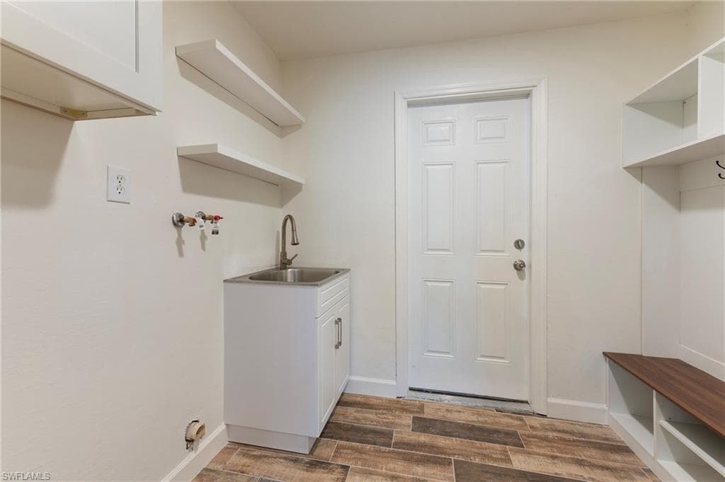 4548 Gulf AVE-25