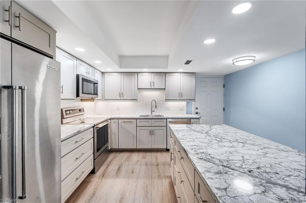 6612 Estero BLVD 703-26