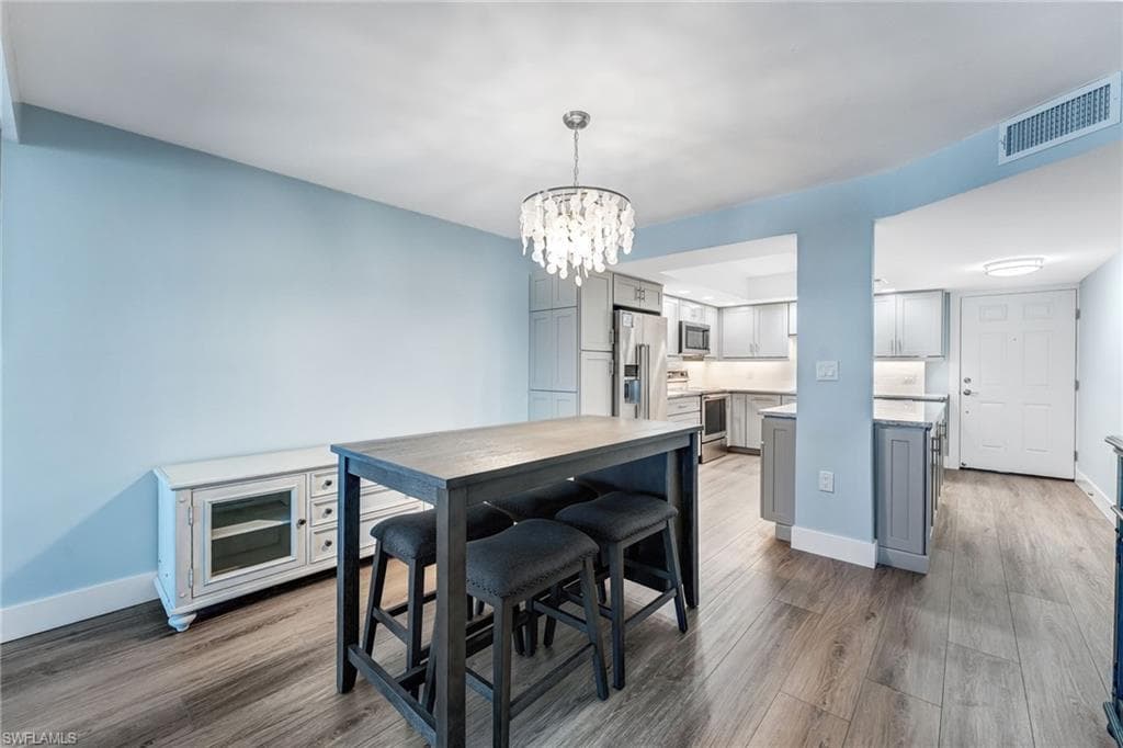 6612 Estero BLVD 703-29
