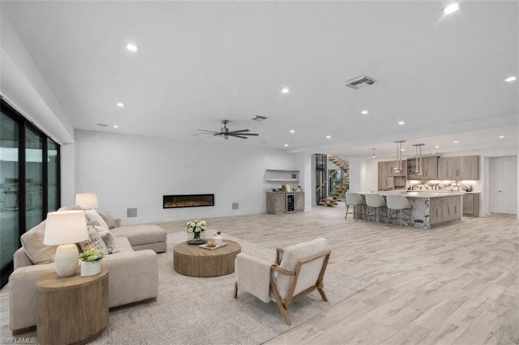 3800 Crayton RD-10