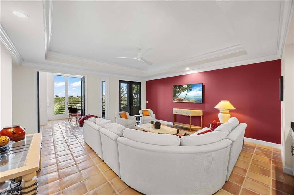 828 Hideaway CIR E 4-434-8