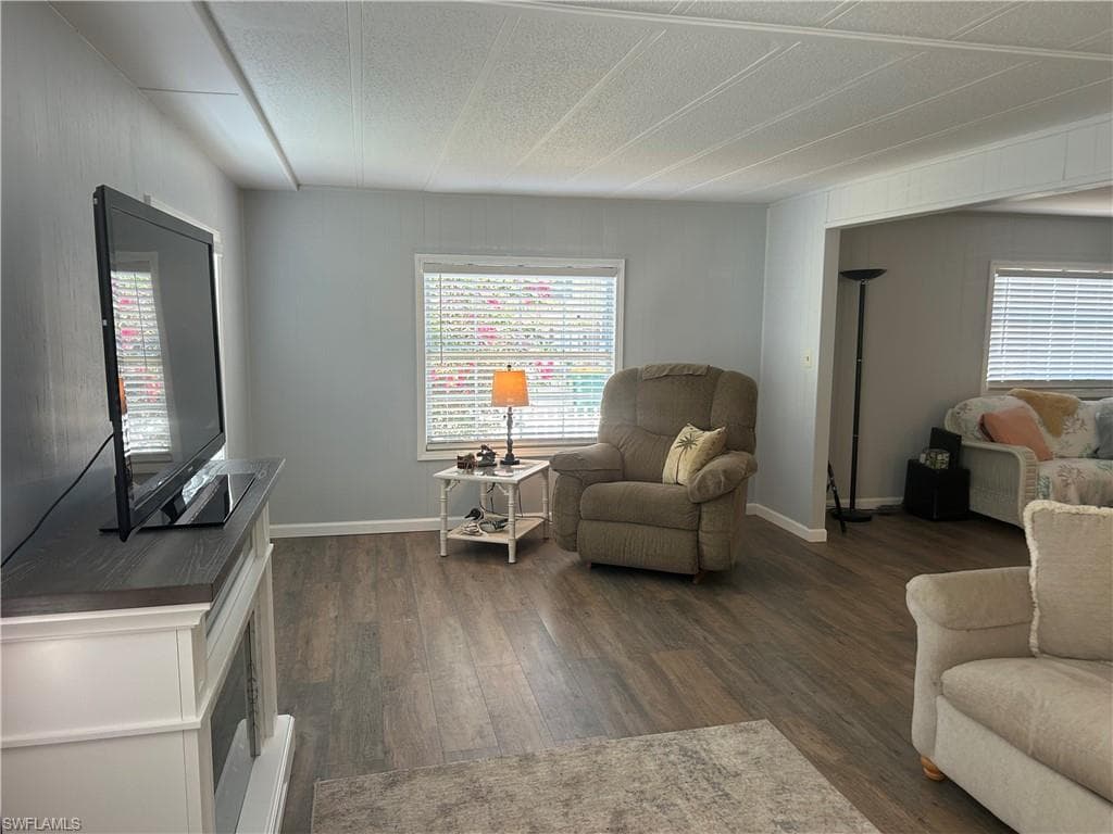 221 Indian Key LN 254-7