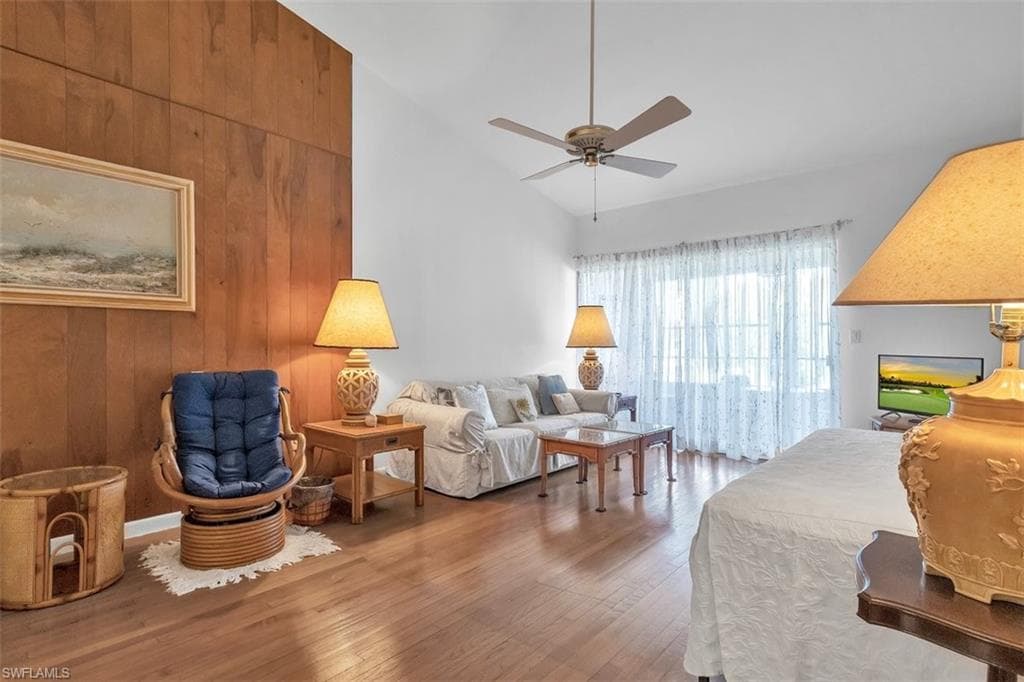 403 SE 43rd TER 11-3
