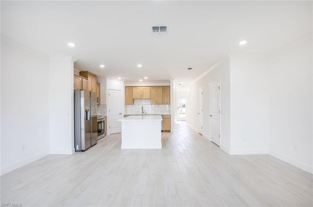 10532 Fountain Palm CIR-5
