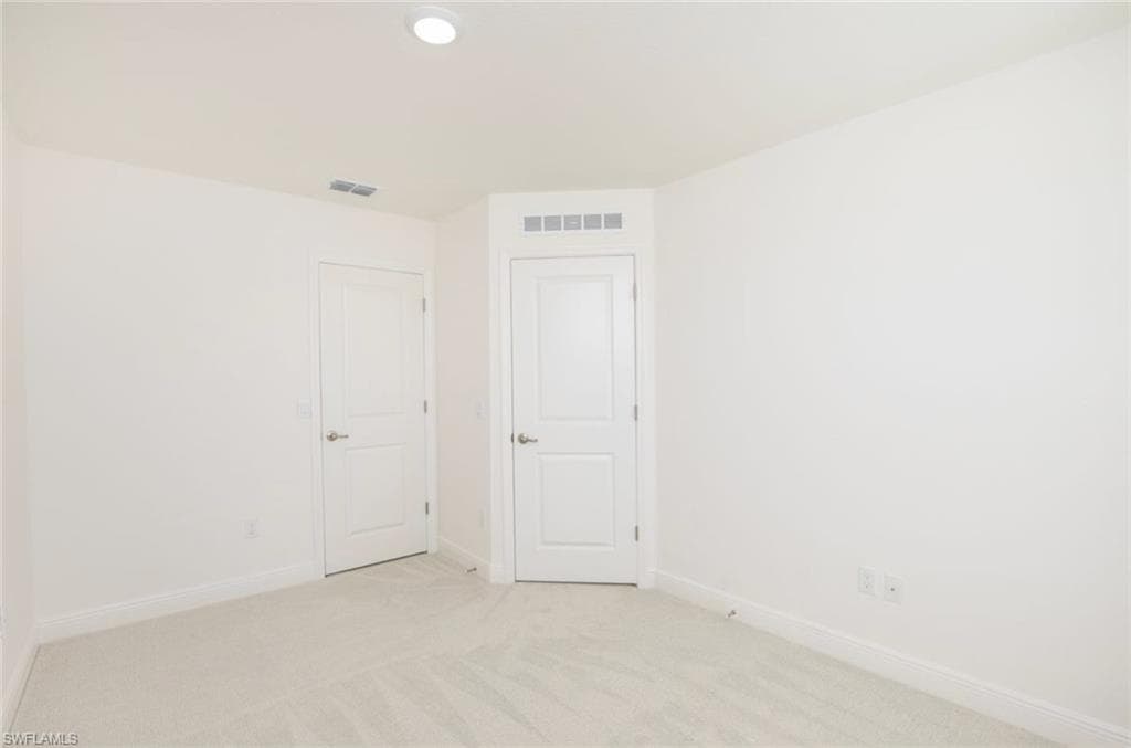 10532 Fountain Palm CIR-10