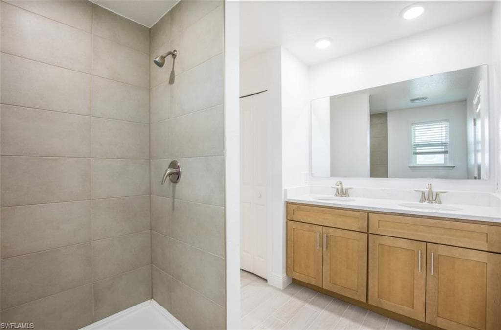 10532 Fountain Palm CIR-8