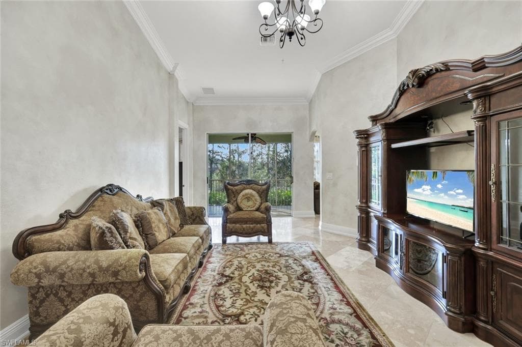 1345 Mariposa CIR 5204-8