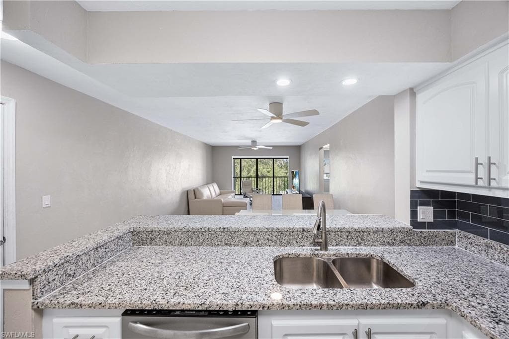 228 Fox Glen DR 3310-27