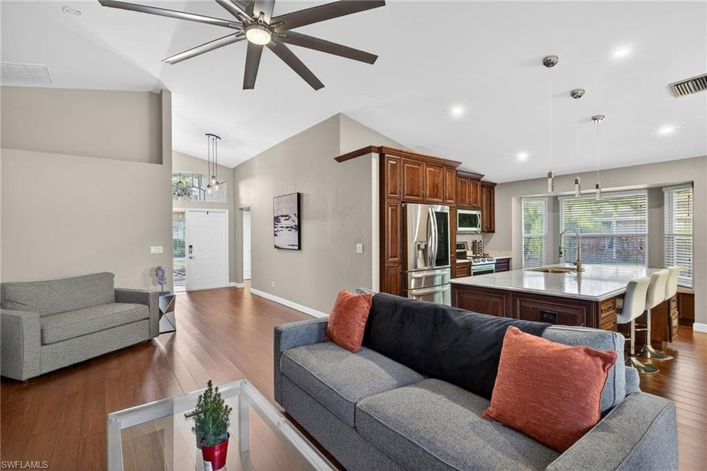 18015 Horseshoe Bay CIR-6