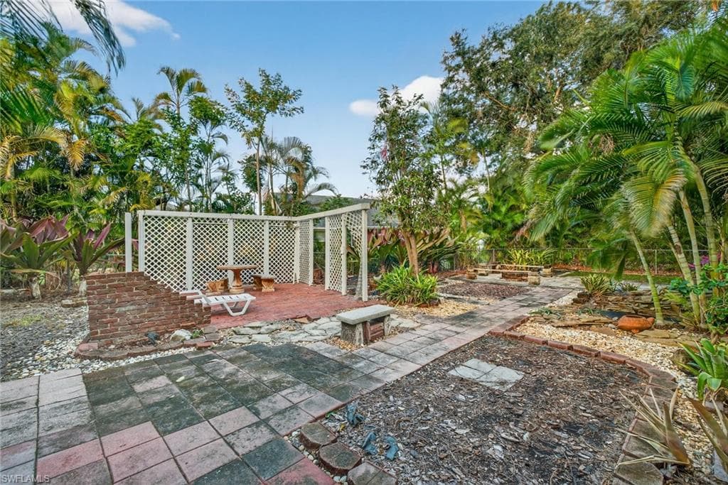 18015 Horseshoe Bay CIR-20