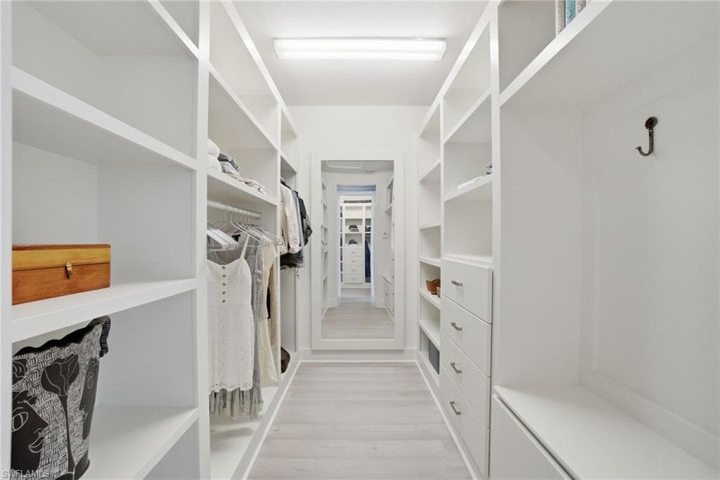 4654 Kensington CIR-23