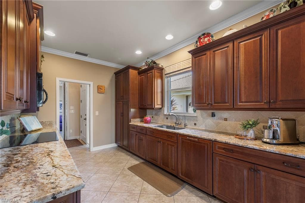 8583 Fairway Bend DR-17
